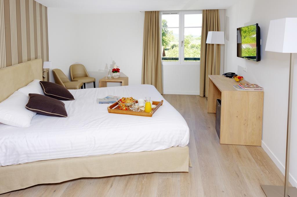 Logis Hotel De La Nivelle Saint-Pée-sur-Nivelle Zimmer foto